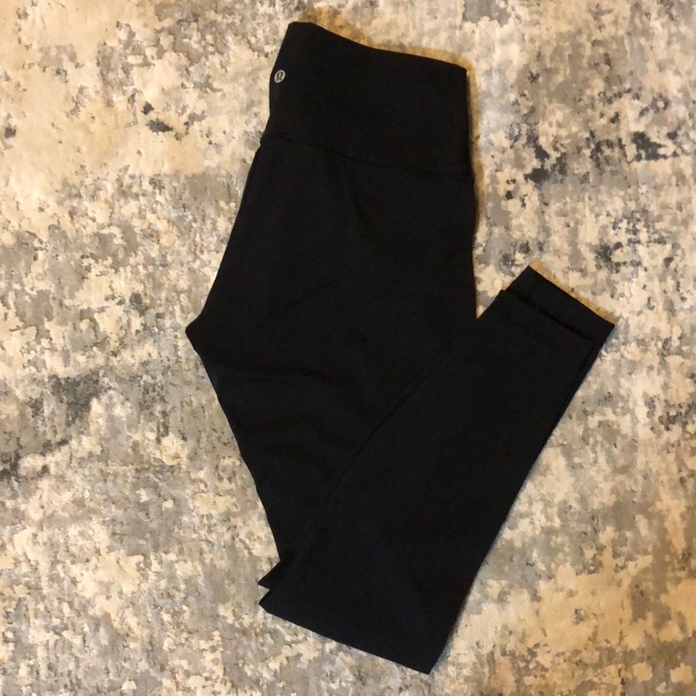 Lululemon 28” Black Wunder Under